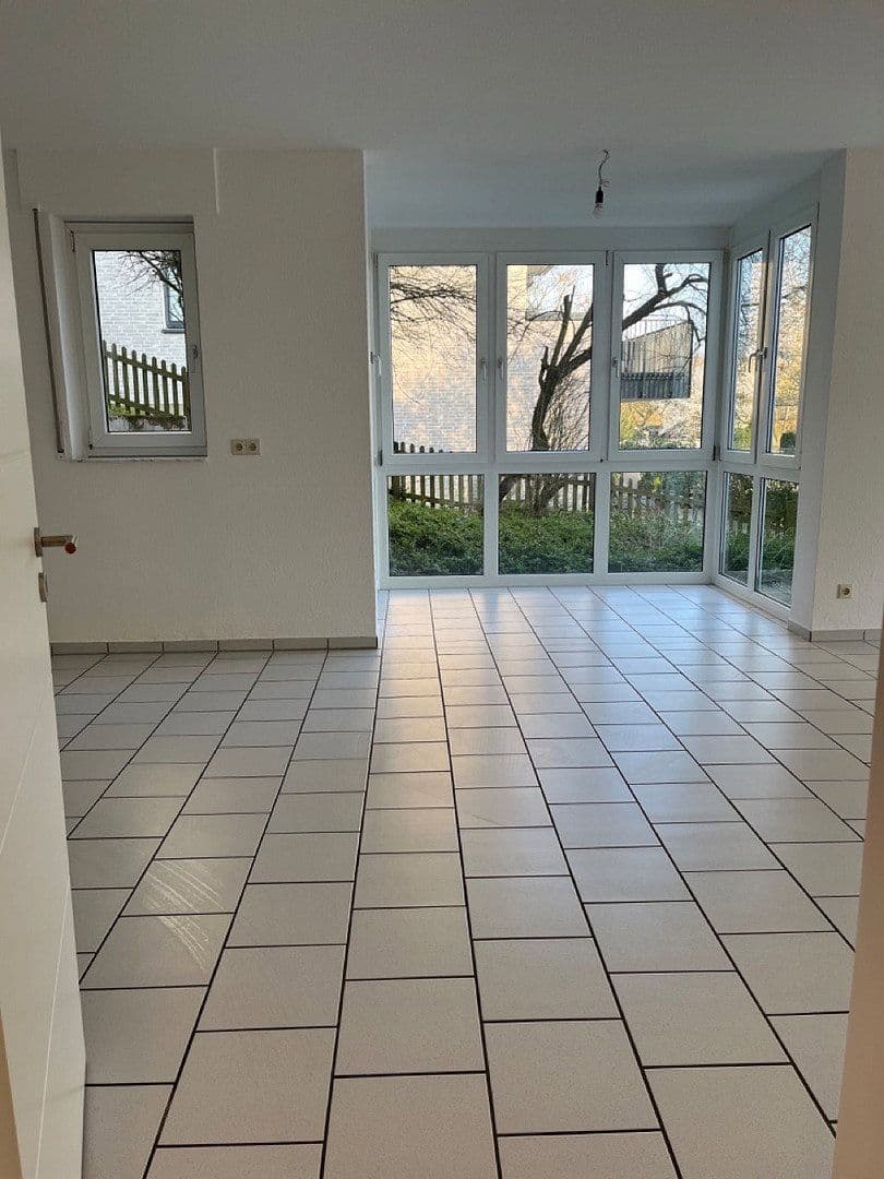 Prenájom bytu 2-izbový 70 m², Leverkusen, Severné Porýnie - Westfálsko Prenájom bytu 2-izbový 70 m², Leverkusen, Severné Porýnie - Westfálsko