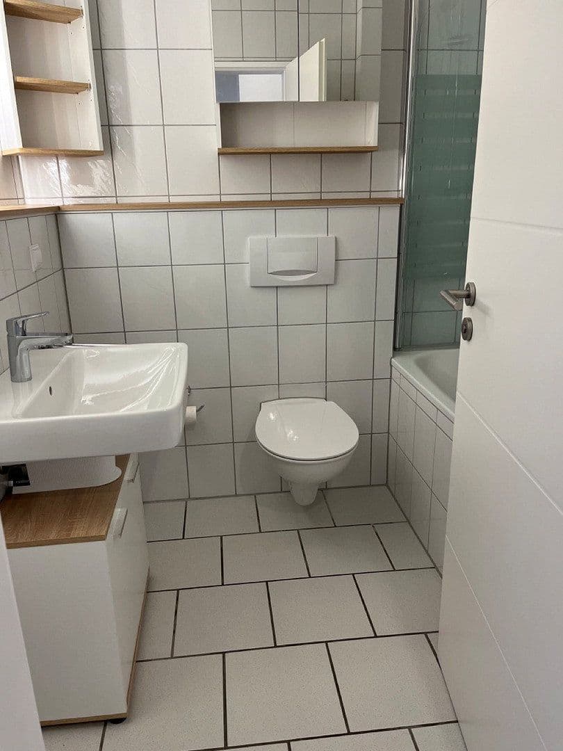 Prenájom bytu 2-izbový 70 m², Leverkusen, Severné Porýnie - Westfálsko Prenájom bytu 2-izbový 70 m², Leverkusen, Severné Porýnie - Westfálsko