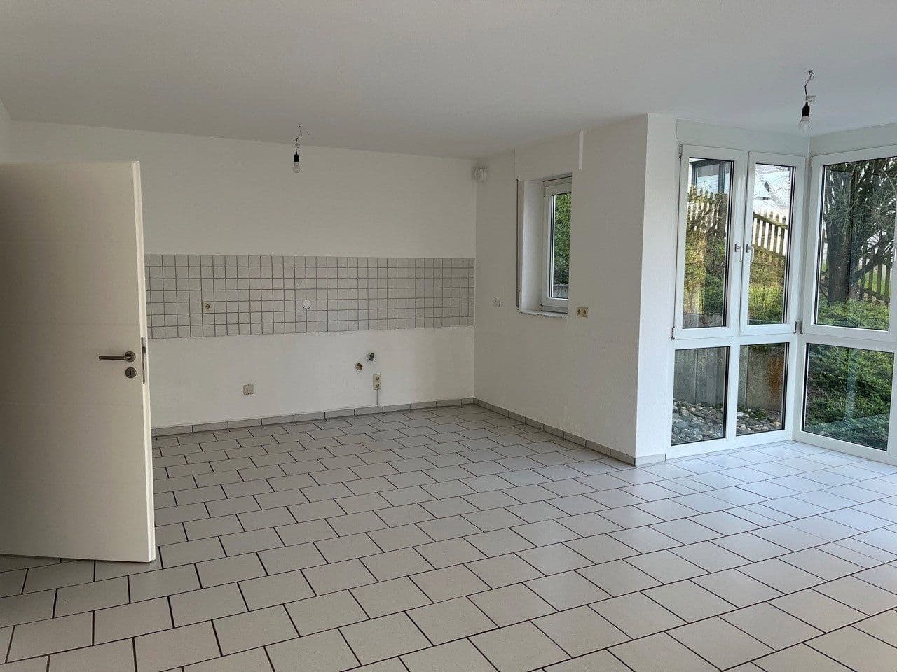Prenájom bytu 2-izbový 70 m², Leverkusen, Severné Porýnie - Westfálsko Prenájom bytu 2-izbový 70 m², Leverkusen, Severné Porýnie - Westfálsko