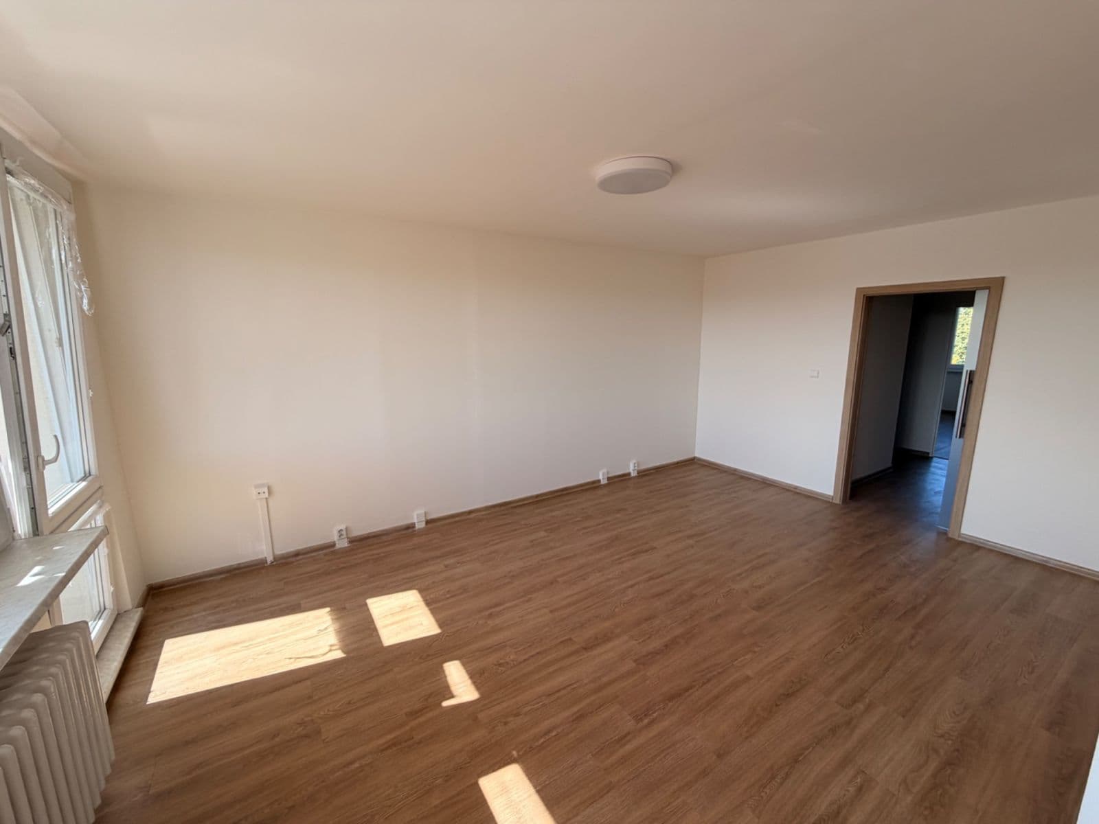 Prenájom bytu 4-izbový 100 m², Bochovská, Praha, Praha Prenájom bytu 4-izbový 100 m², Bochovská, Praha, Praha