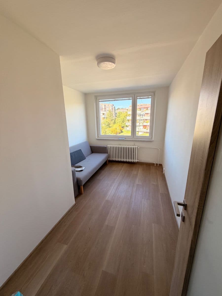 Prenájom bytu 4-izbový 100 m², Bochovská, Praha, Praha Prenájom bytu 4-izbový 100 m², Bochovská, Praha, Praha