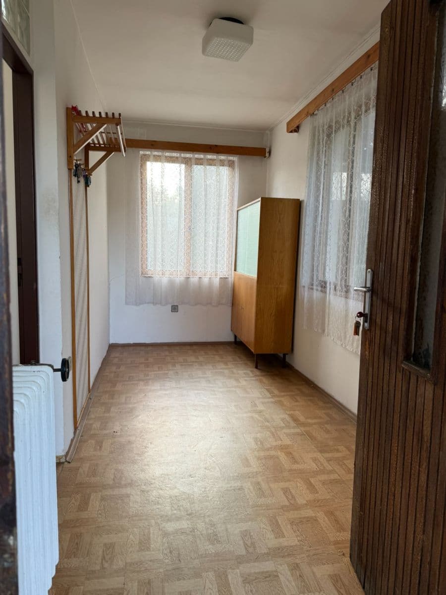 Prenájom bytu 6-izbový 200 m², Topolská, Černošice, Středočeský kraj Prenájom bytu 6-izbový 200 m², Topolská, Černošice, Středočeský kraj