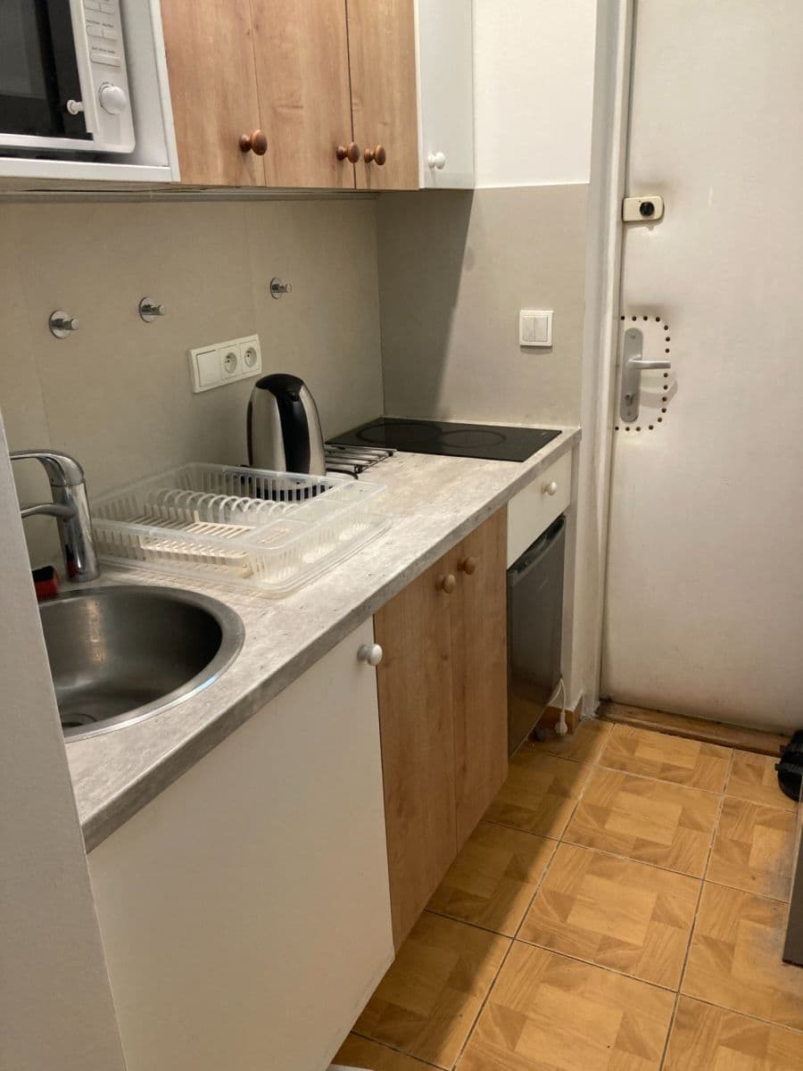 Prenájom bytu Garsoniéra 20 m², Pod Klaudiánkou, Praha, Praha Prenájom bytu Garsoniéra 20 m², Pod Klaudiánkou, Praha, Praha