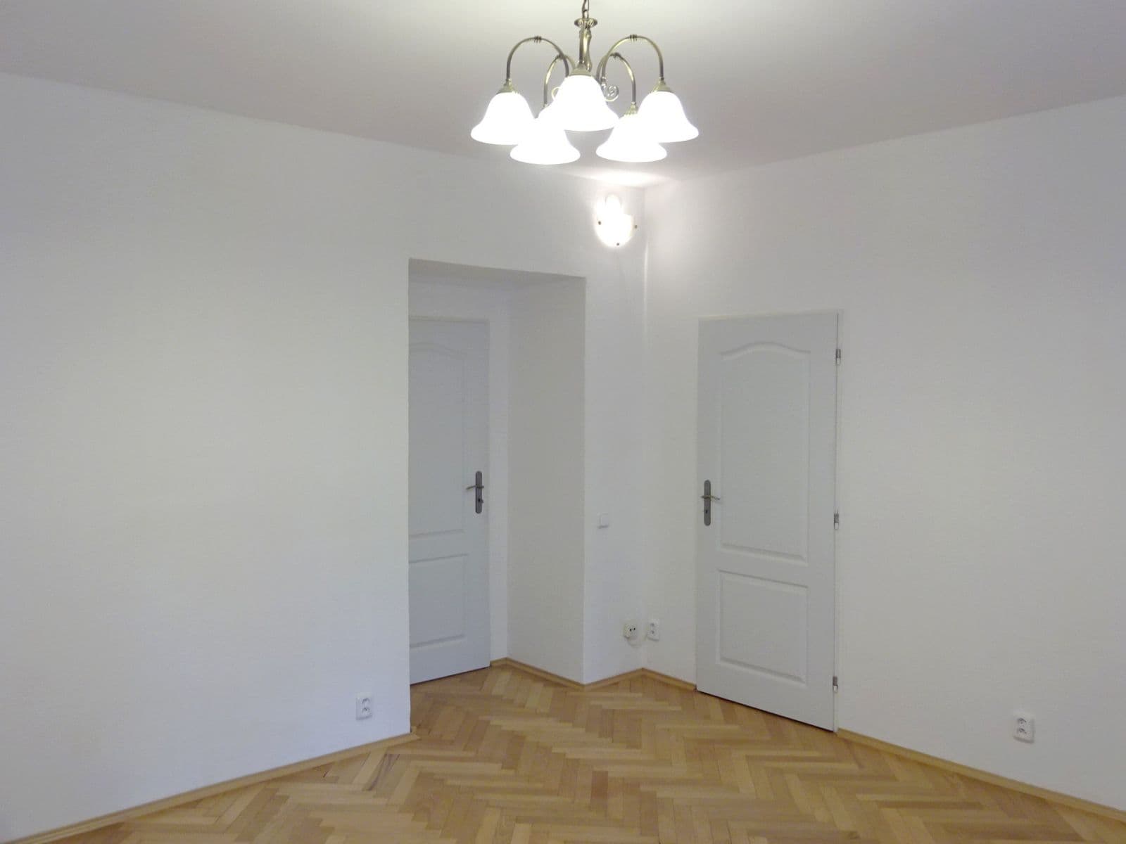 Prenájom bytu 2-izbový 58 m², Jugoslávských partyzánů, Praha, Praha Prenájom bytu 2-izbový 58 m², Jugoslávských partyzánů, Praha, Praha