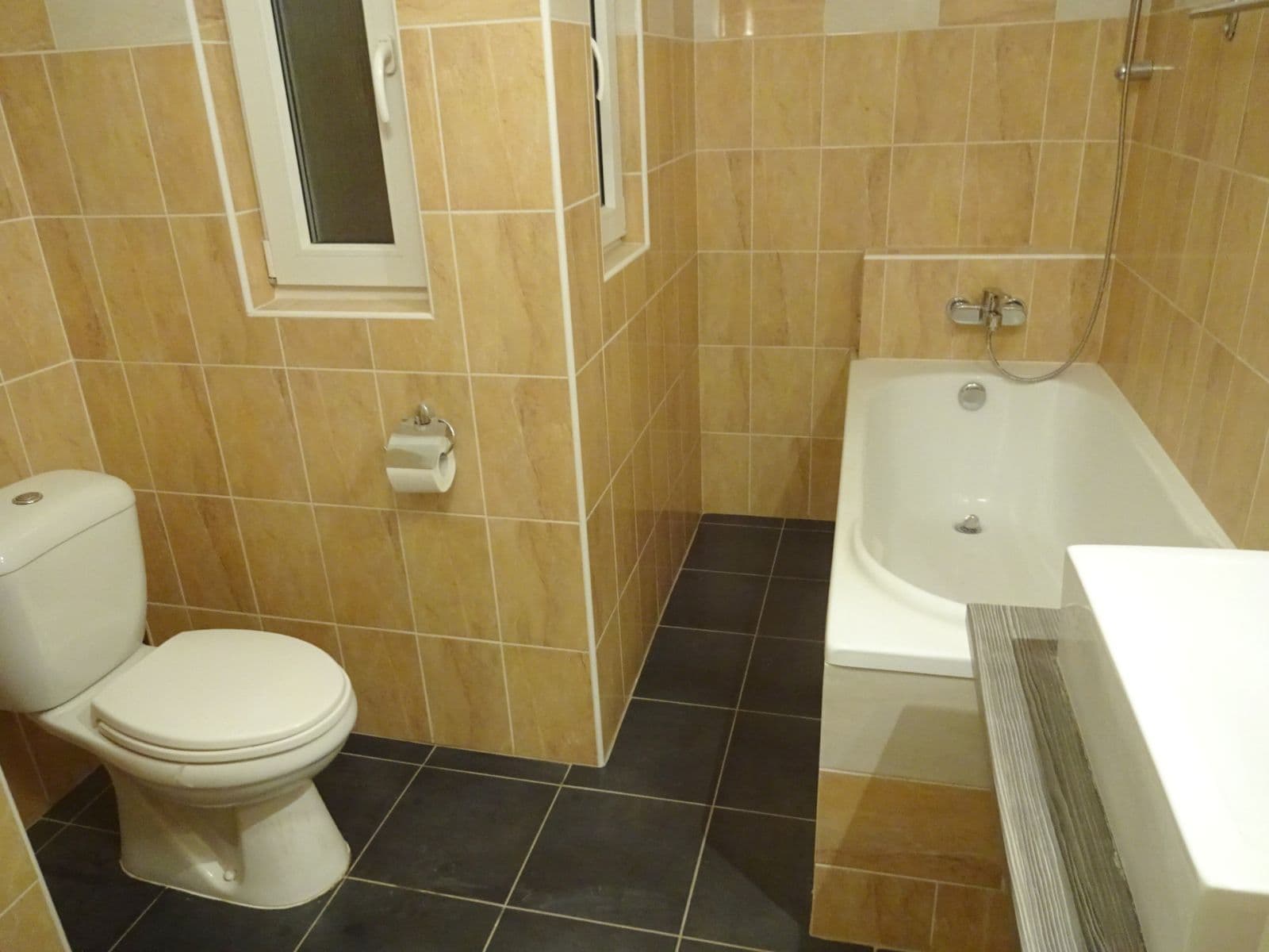 Prenájom bytu 2-izbový 58 m², Jugoslávských partyzánů, Praha, Praha Prenájom bytu 2-izbový 58 m², Jugoslávských partyzánů, Praha, Praha