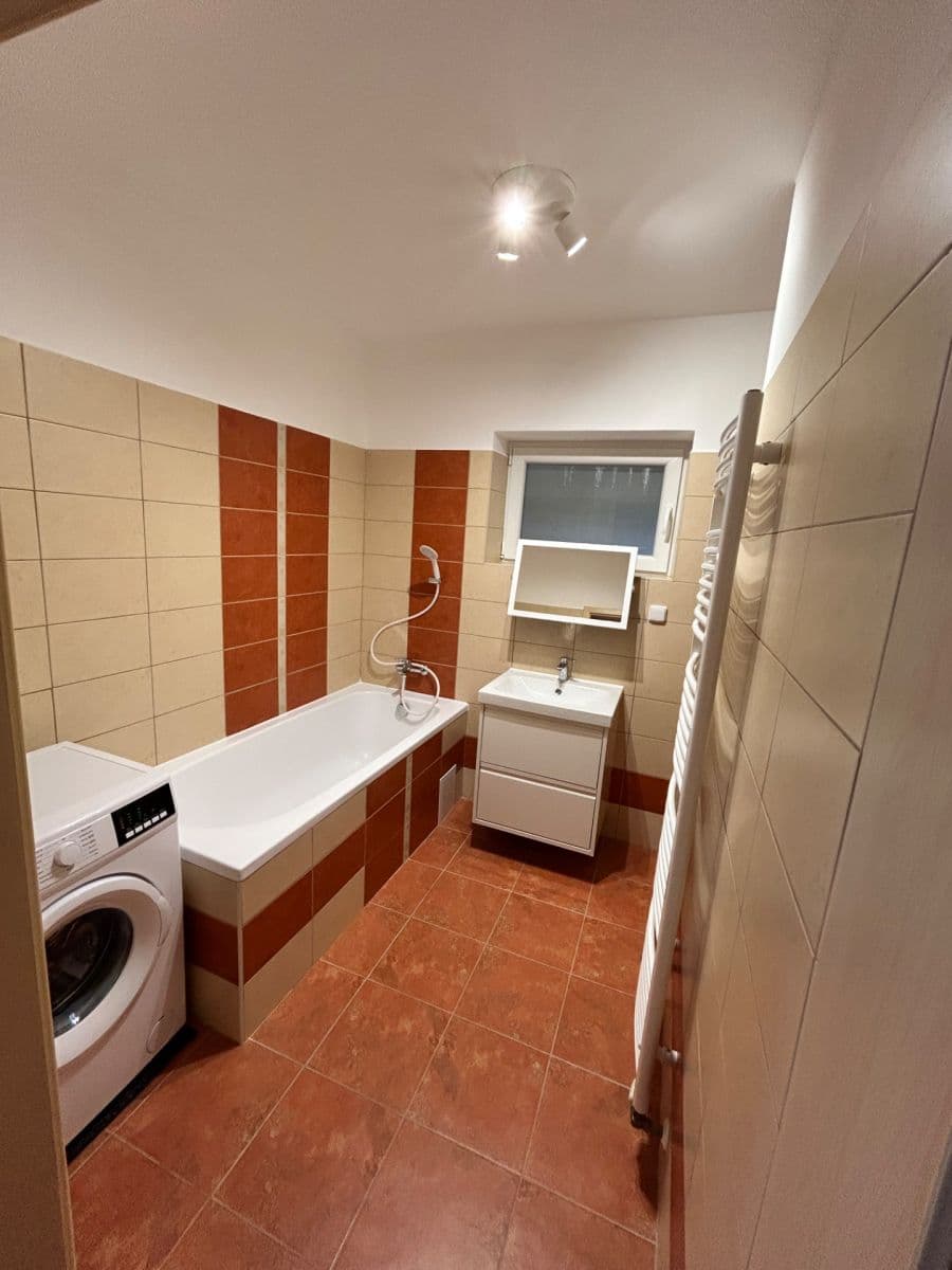 Prenájom bytu 3-izbový 88 m², Turistická, Brno, Jihomoravský kraj Prenájom bytu 3-izbový 88 m², Turistická, Brno, Jihomoravský kraj