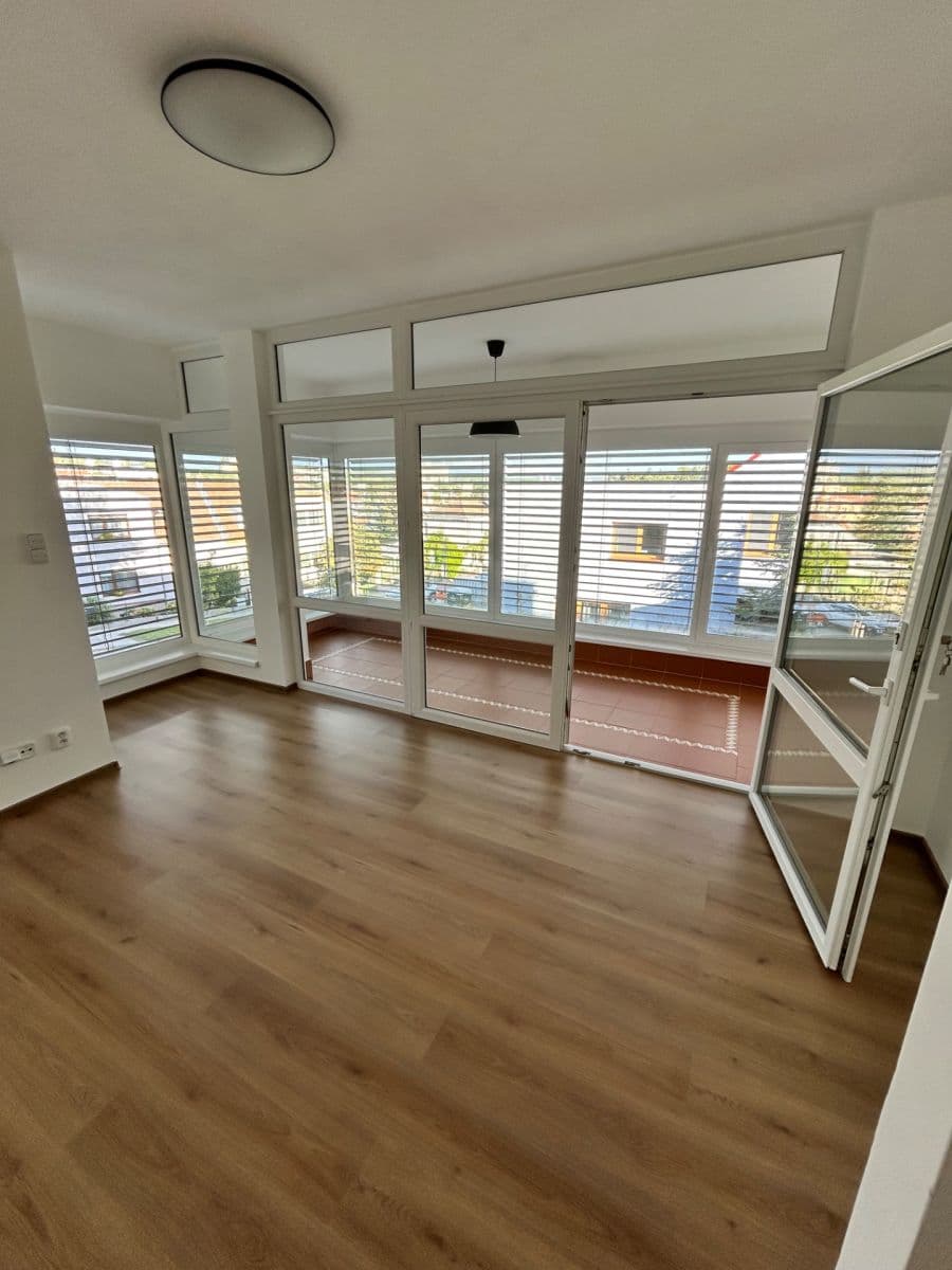 Prenájom bytu 3-izbový 88 m², Turistická, Brno, Jihomoravský kraj Prenájom bytu 3-izbový 88 m², Turistická, Brno, Jihomoravský kraj