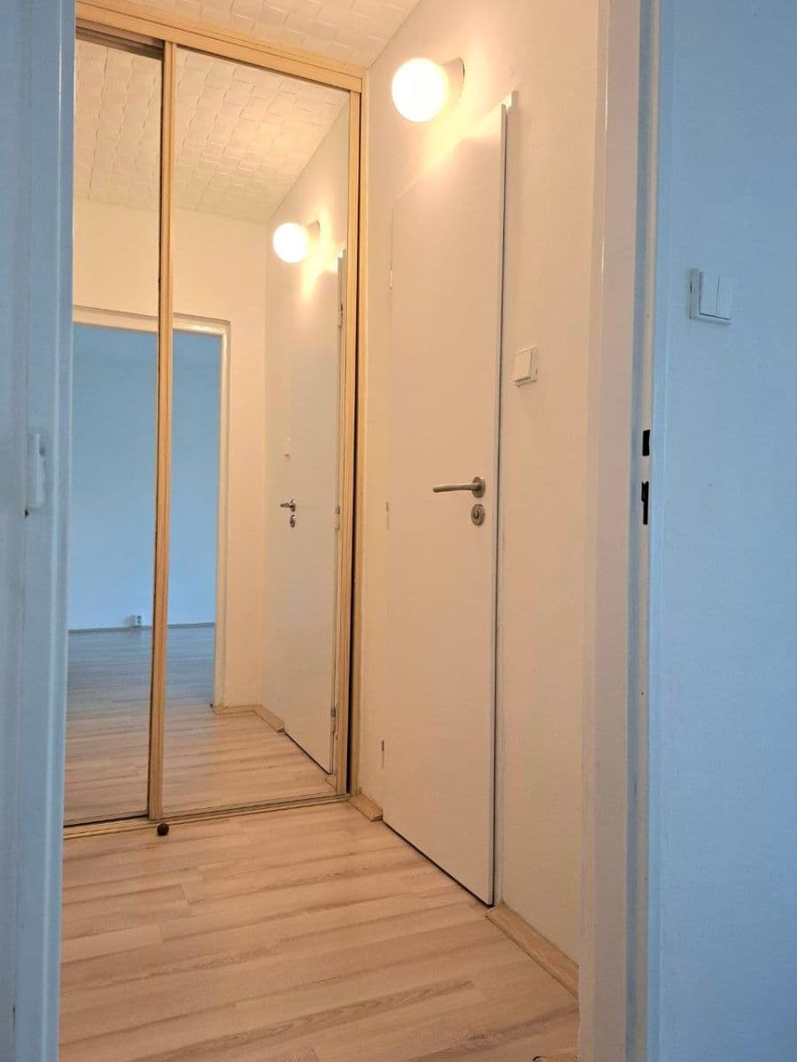 Prenájom bytu 1-izbový 31 m², Hurbanova, Praha, Praha Prenájom bytu 1-izbový 31 m², Hurbanova, Praha, Praha