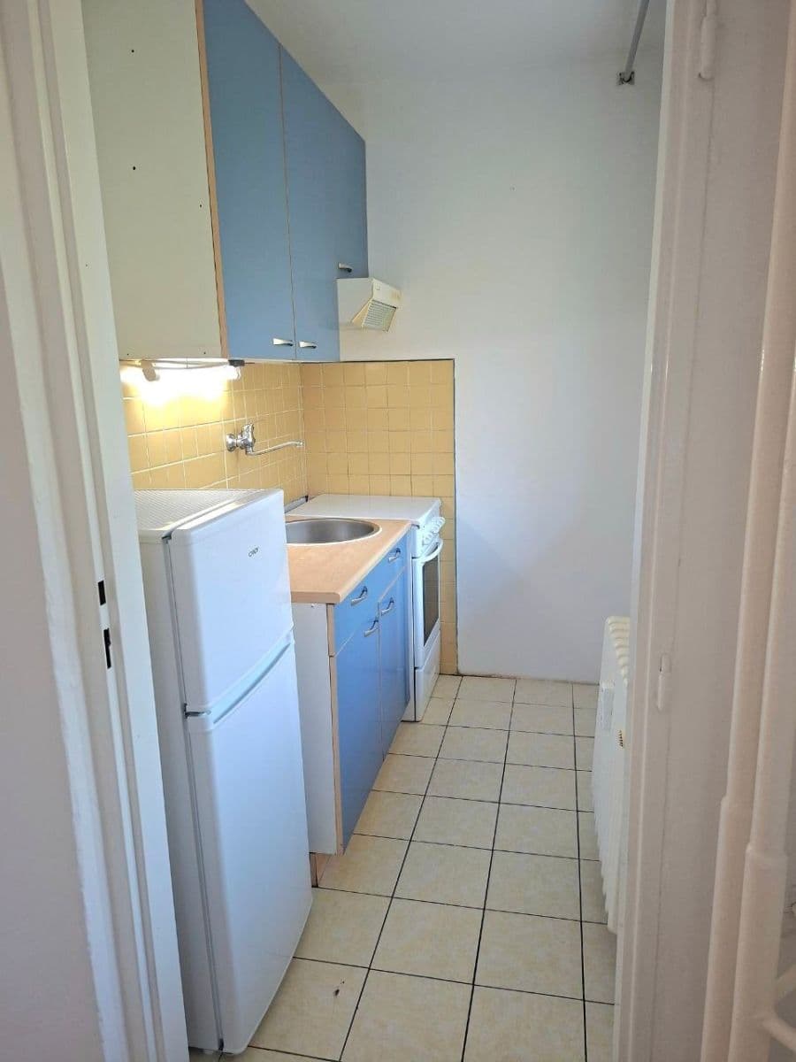 Prenájom bytu 1-izbový 31 m², Hurbanova, Praha, Praha Prenájom bytu 1-izbový 31 m², Hurbanova, Praha, Praha