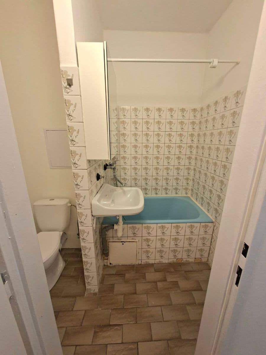 Prenájom bytu 1-izbový 31 m², Hurbanova, Praha, Praha Prenájom bytu 1-izbový 31 m², Hurbanova, Praha, Praha