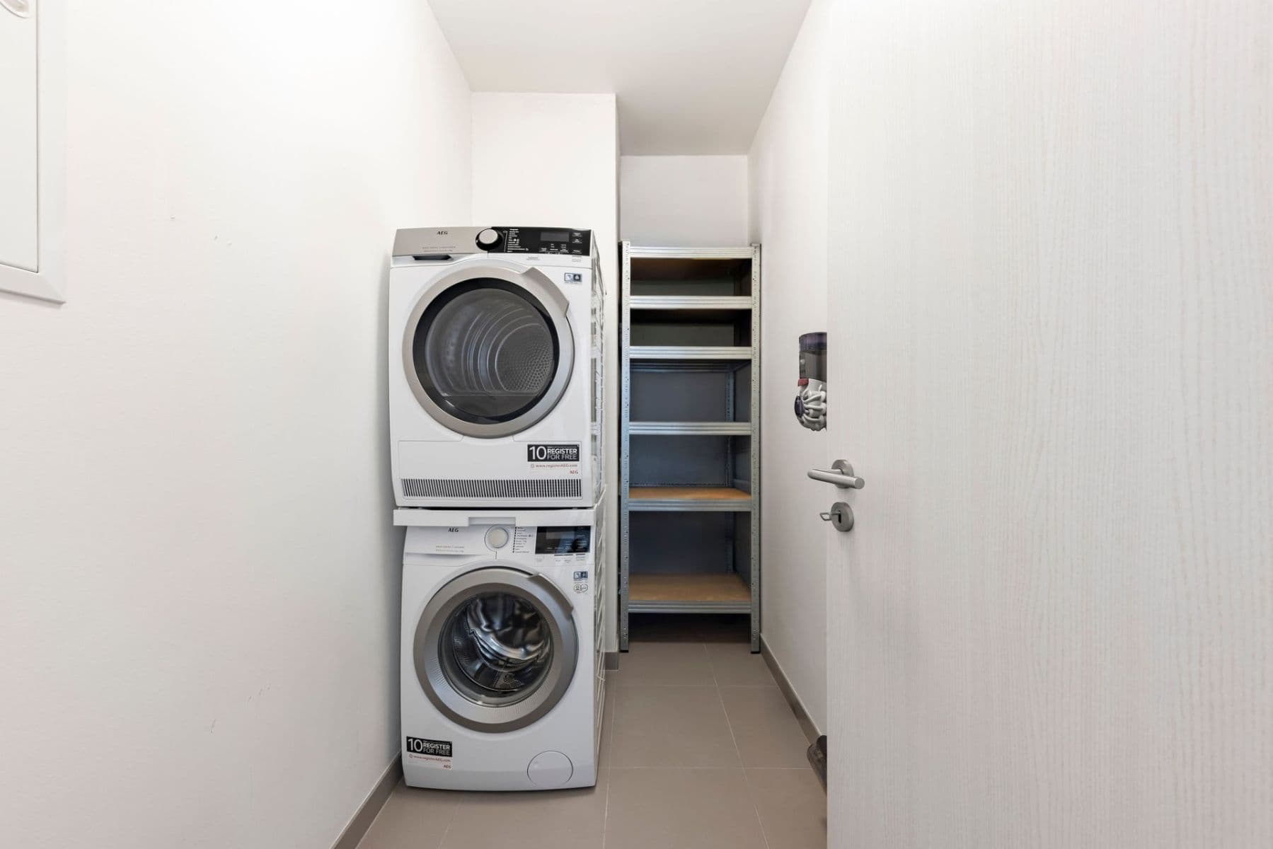 Predaj bytu 3-izbový 83 m², U Mlýnského kanálu, Praha, Praha Predaj bytu 3-izbový 83 m², U Mlýnského kanálu, Praha, Praha
