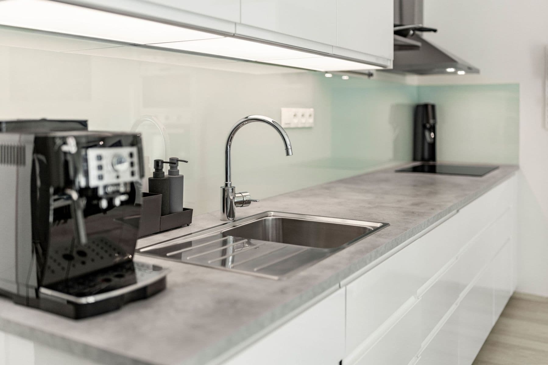 Predaj bytu 3-izbový 83 m², U Mlýnského kanálu, Praha, Praha Predaj bytu 3-izbový 83 m², U Mlýnského kanálu, Praha, Praha