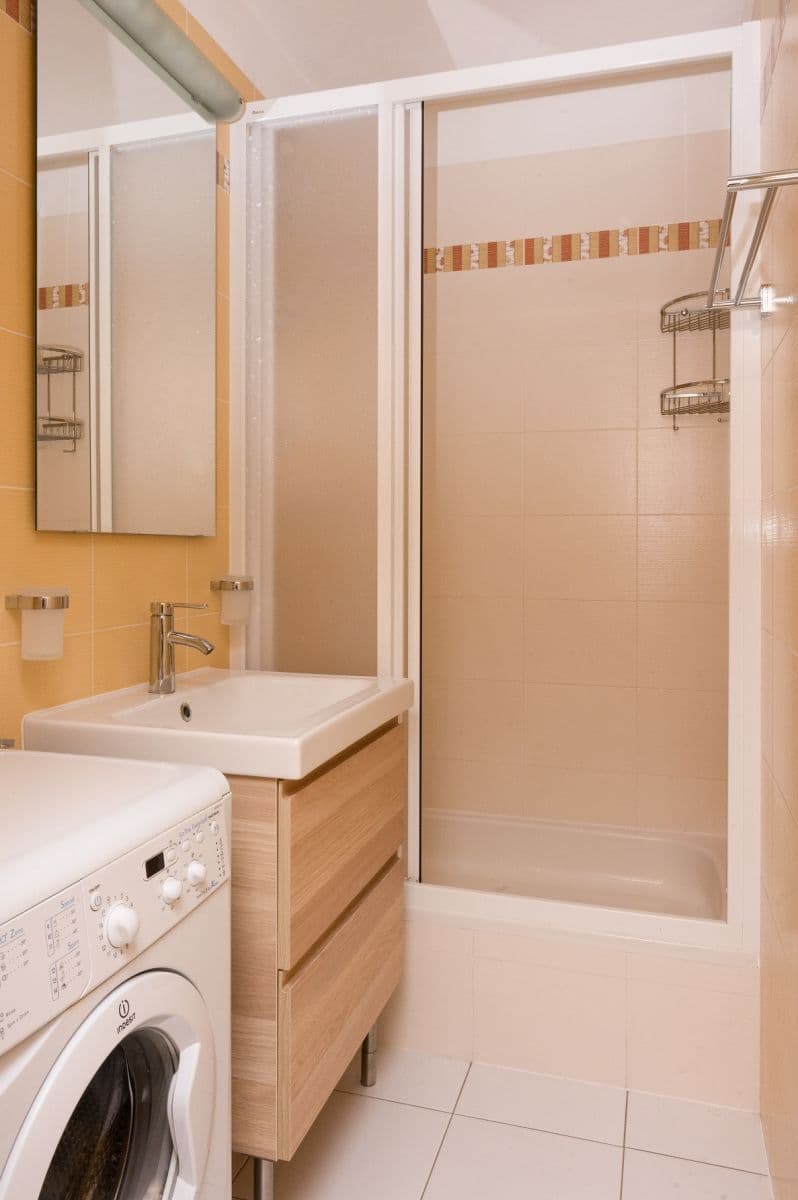 Prenájom bytu 2-izbový 43 m², Boloňská, Praha, Praha Prenájom bytu 2-izbový 43 m², Boloňská, Praha, Praha