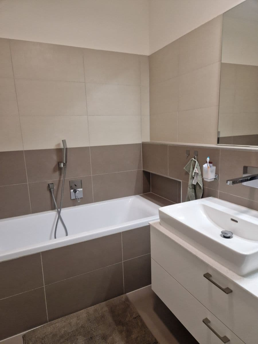 Predaj bytu 2-izbový 67 m², Švýcarské nábřeží, Olomouc, Olomoucký kraj Predaj bytu 2-izbový 67 m², Švýcarské nábřeží, Olomouc, Olomoucký kraj