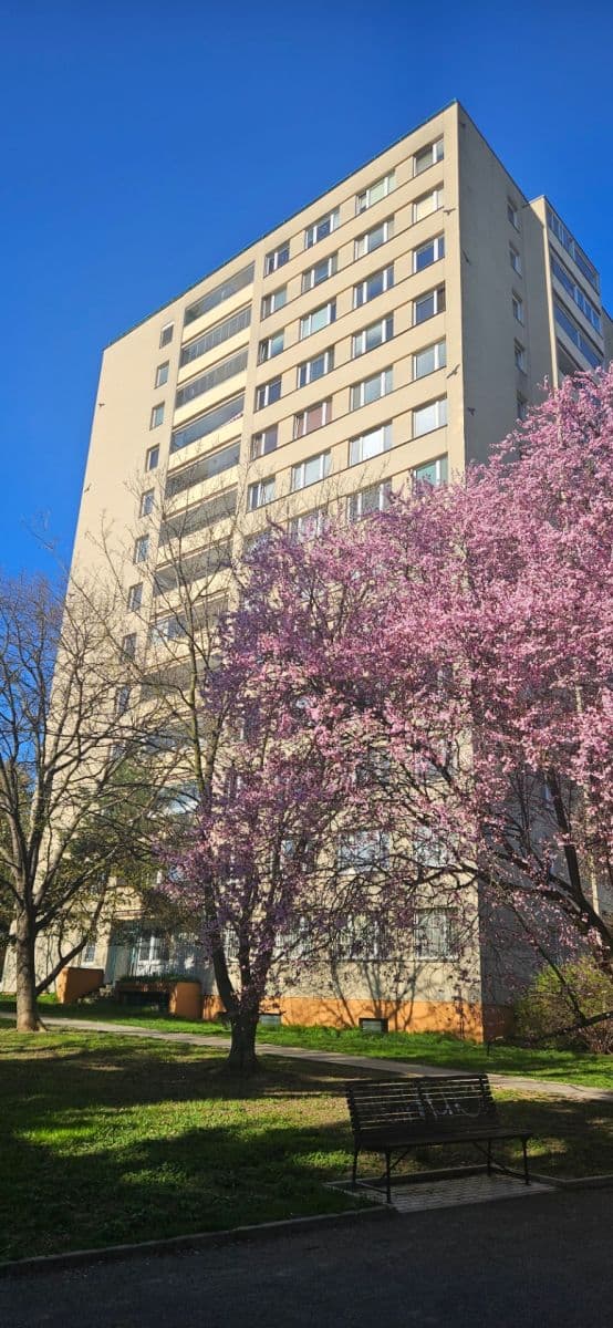 Prenájom bytu 3-izbový 62 m², Křenická, Praha, Praha Prenájom bytu 3-izbový 62 m², Křenická, Praha, Praha