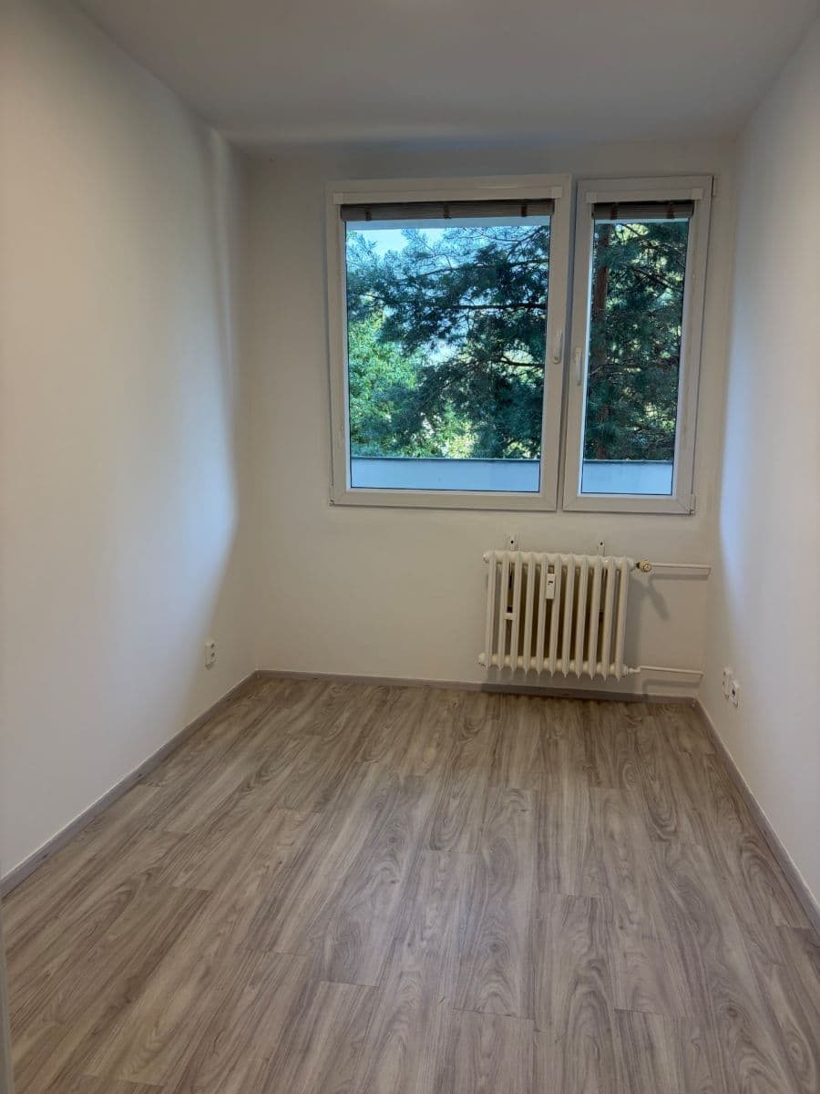 Prenájom bytu 3-izbový 62 m², Křenická, Praha, Praha Prenájom bytu 3-izbový 62 m², Křenická, Praha, Praha