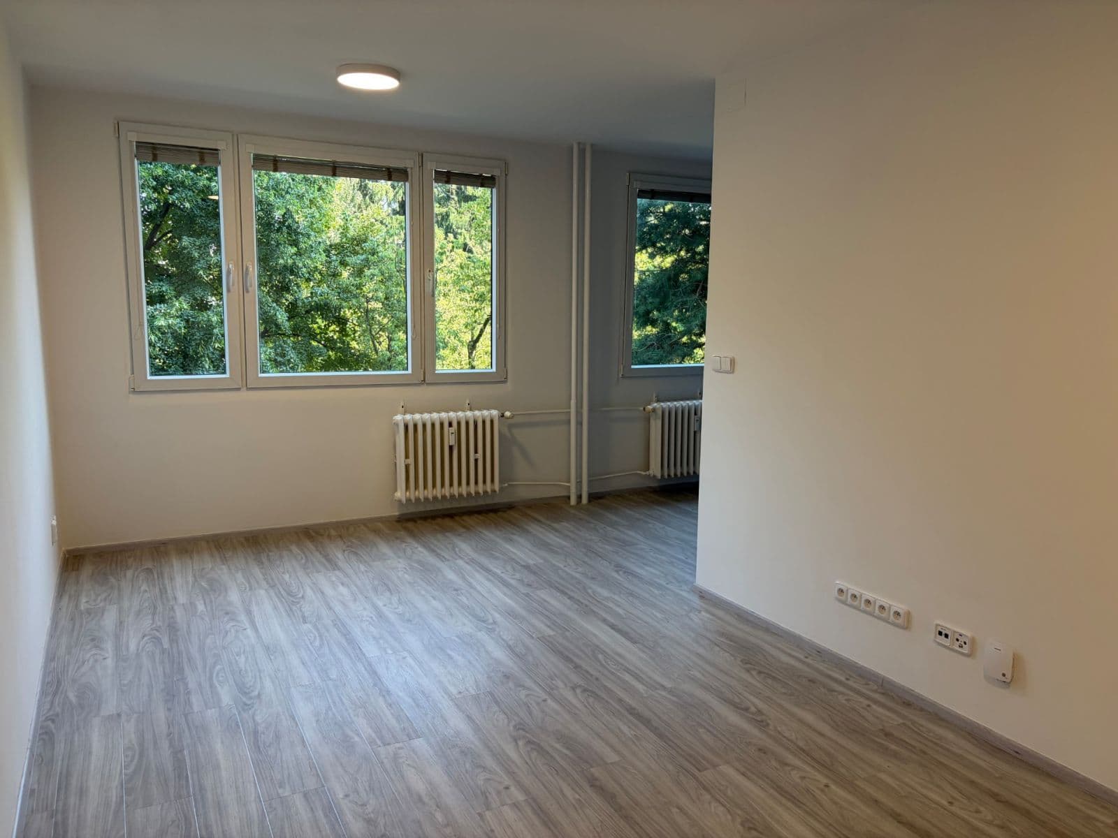 Prenájom bytu 3-izbový 62 m², Křenická, Praha, Praha Prenájom bytu 3-izbový 62 m², Křenická, Praha, Praha