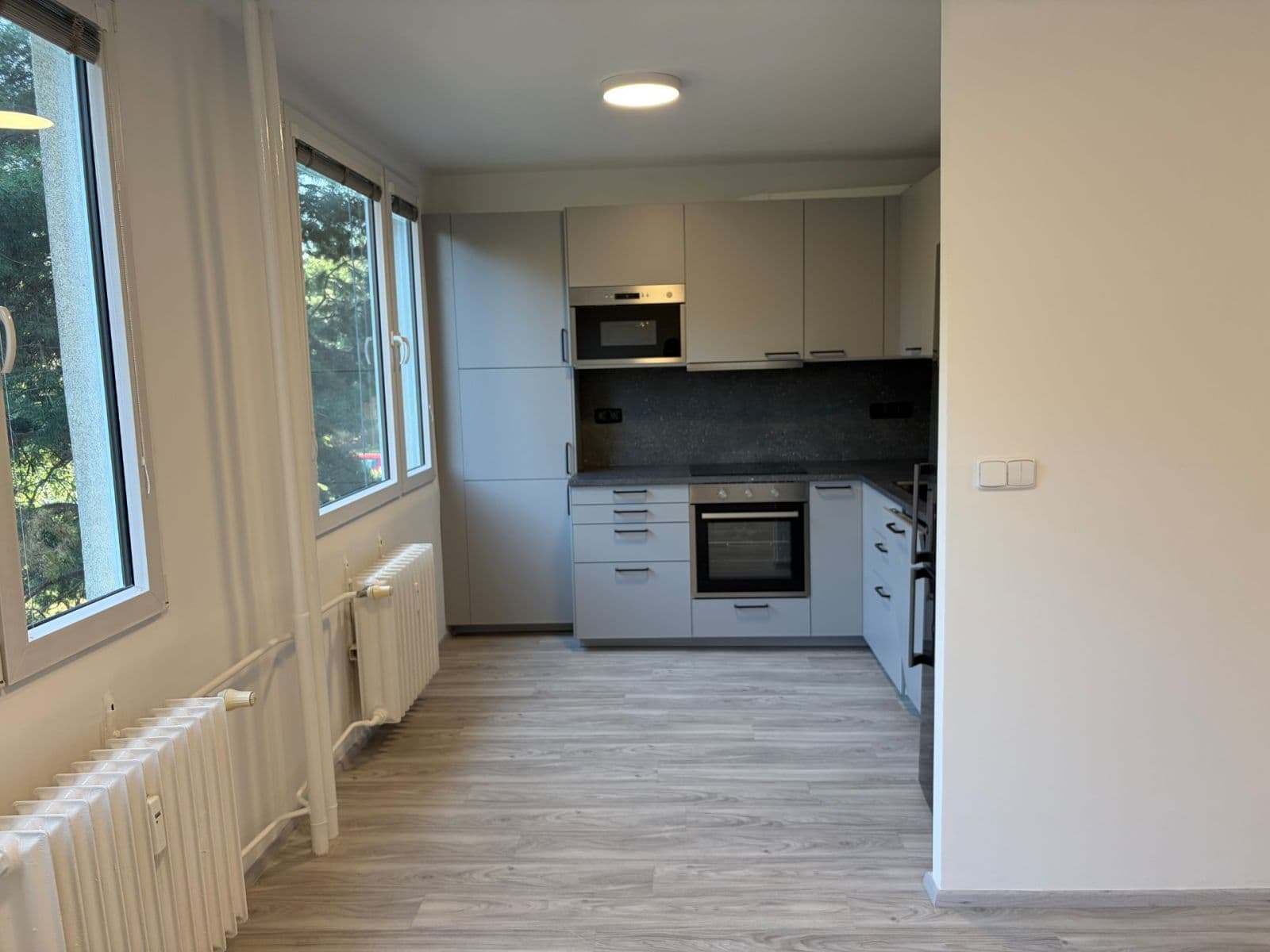 Prenájom bytu 3-izbový 62 m², Křenická, Praha, Praha Prenájom bytu 3-izbový 62 m², Křenická, Praha, Praha