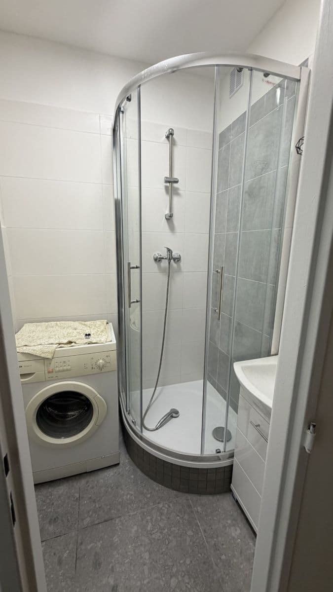 Prenájom bytu 2-izbový 53 m², Blatenská, Plzeň, Plzeňský kraj Prenájom bytu 2-izbový 53 m², Blatenská, Plzeň, Plzeňský kraj