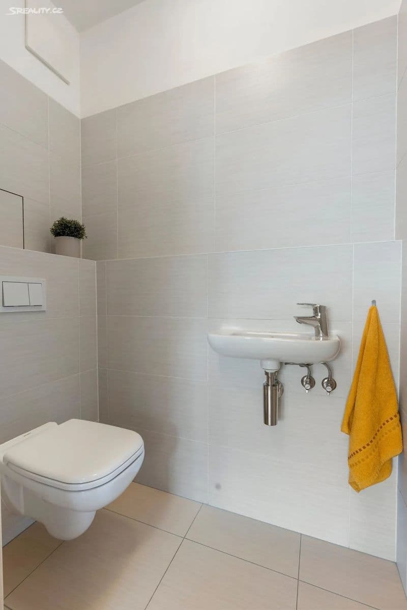 Prenájom bytu 2-izbový 55 m², Chmelařská, Praha, Praha Prenájom bytu 2-izbový 55 m², Chmelařská, Praha, Praha