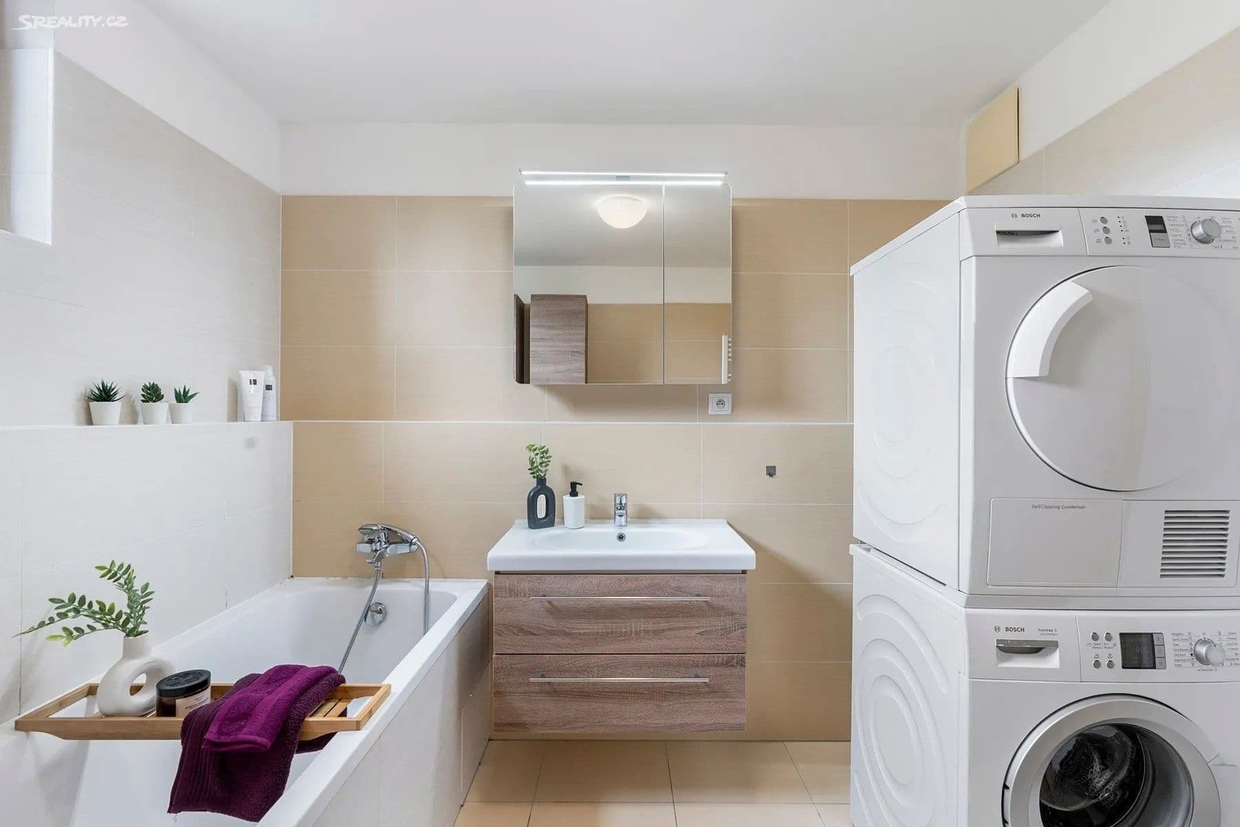 Prenájom bytu 2-izbový 55 m², Chmelařská, Praha, Praha Prenájom bytu 2-izbový 55 m², Chmelařská, Praha, Praha