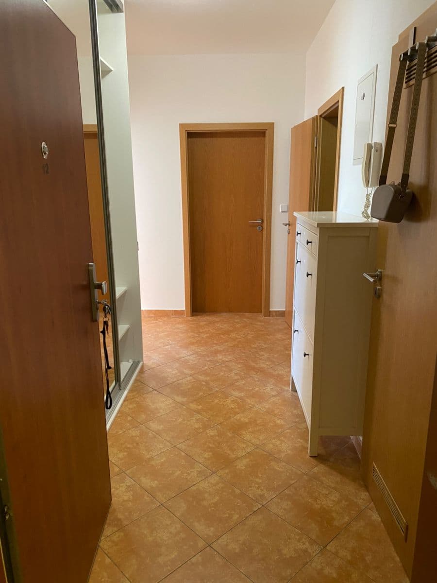 Prenájom bytu 2-izbový 59 m², Žampiónová, Praha, Praha Prenájom bytu 2-izbový 59 m², Žampiónová, Praha, Praha