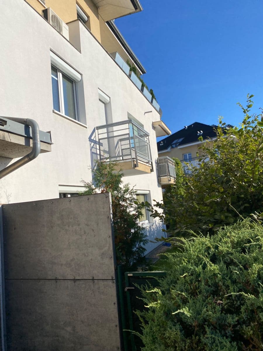 Prenájom bytu 2-izbový 59 m², Žampiónová, Praha, Praha Prenájom bytu 2-izbový 59 m², Žampiónová, Praha, Praha