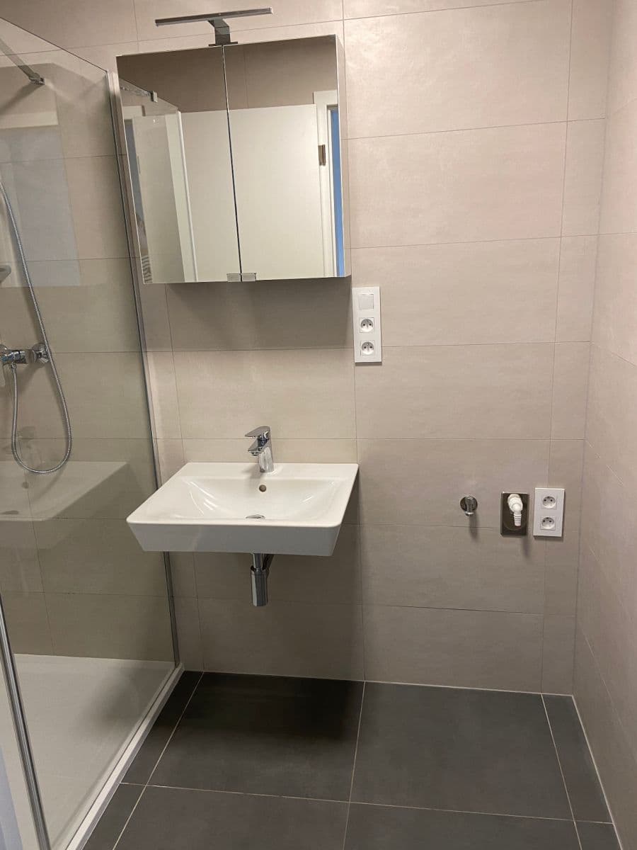 Prenájom bytu 1-izbový 38 m², Hvězdová, Brno, Jihomoravský kraj Prenájom bytu 1-izbový 38 m², Hvězdová, Brno, Jihomoravský kraj