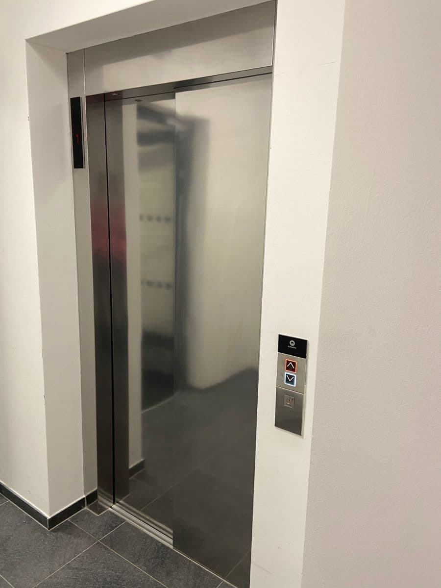 Prenájom bytu 1-izbový 38 m², Hvězdová, Brno, Jihomoravský kraj Prenájom bytu 1-izbový 38 m², Hvězdová, Brno, Jihomoravský kraj