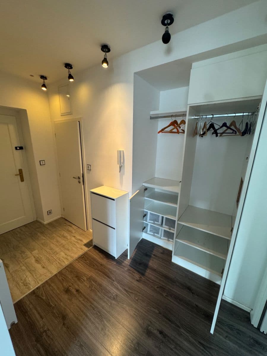 Prenájom bytu 2-izbový 52 m², Vršovická, Praha, Praha Prenájom bytu 2-izbový 52 m², Vršovická, Praha, Praha