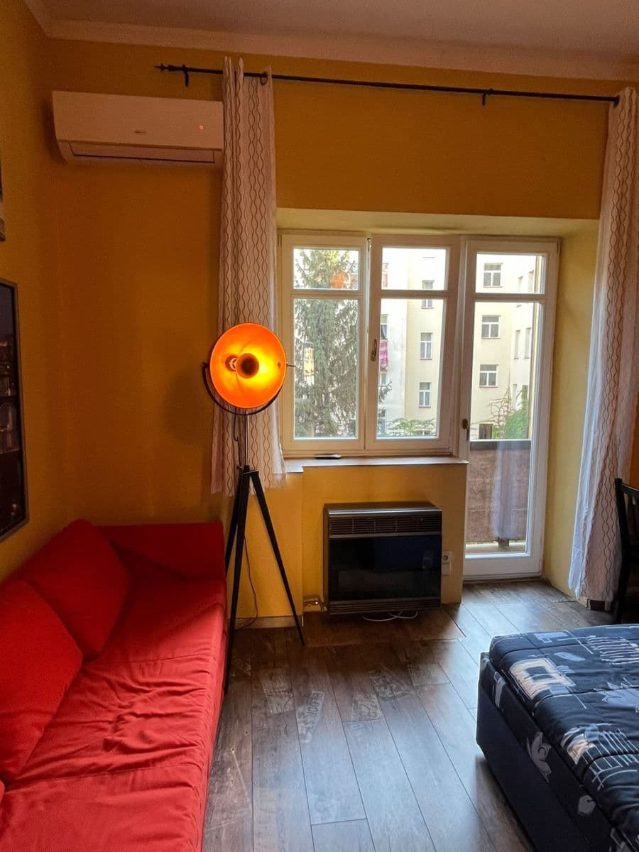 Prenájom bytu 2-izbový 50 m², Slezská, Praha, Praha Prenájom bytu 2-izbový 50 m², Slezská, Praha, Praha