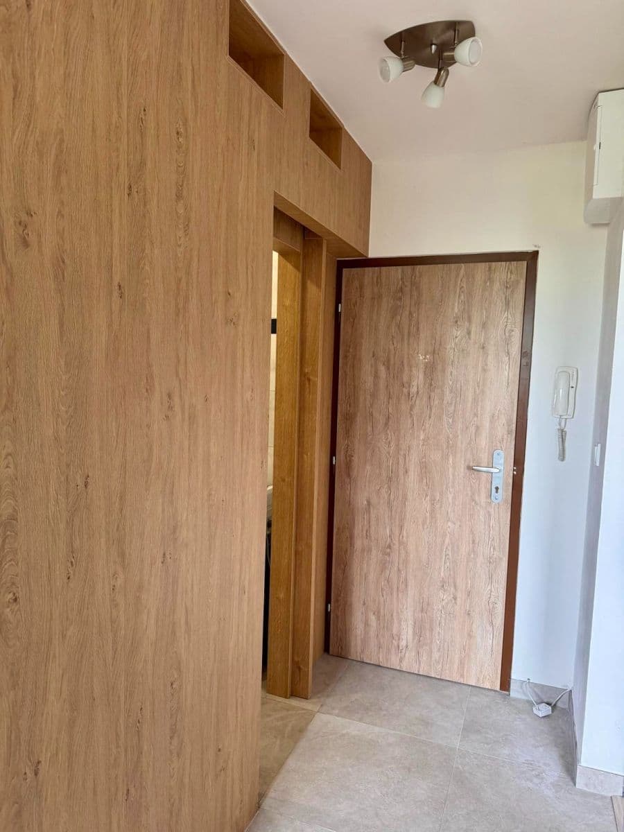Prenájom bytu 2-izbový 50 m², Zdeňka Fibicha, Valašské Meziříčí, Zlínský kraj Prenájom bytu 2-izbový 50 m², Zdeňka Fibicha, Valašské Meziříčí, Zlínský kraj