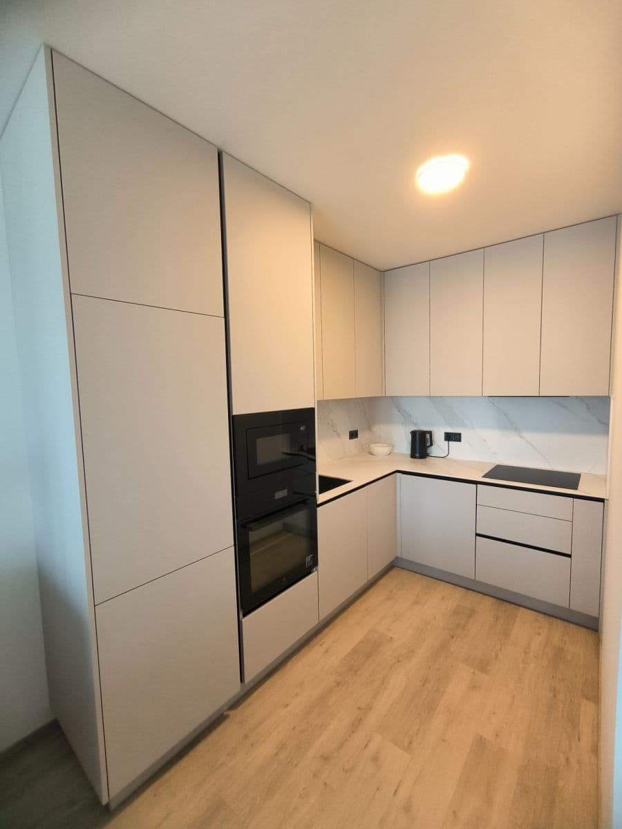 Prenájom bytu 2-izbový 55 m², Poděbradská, Praha, Praha Prenájom bytu 2-izbový 55 m², Poděbradská, Praha, Praha