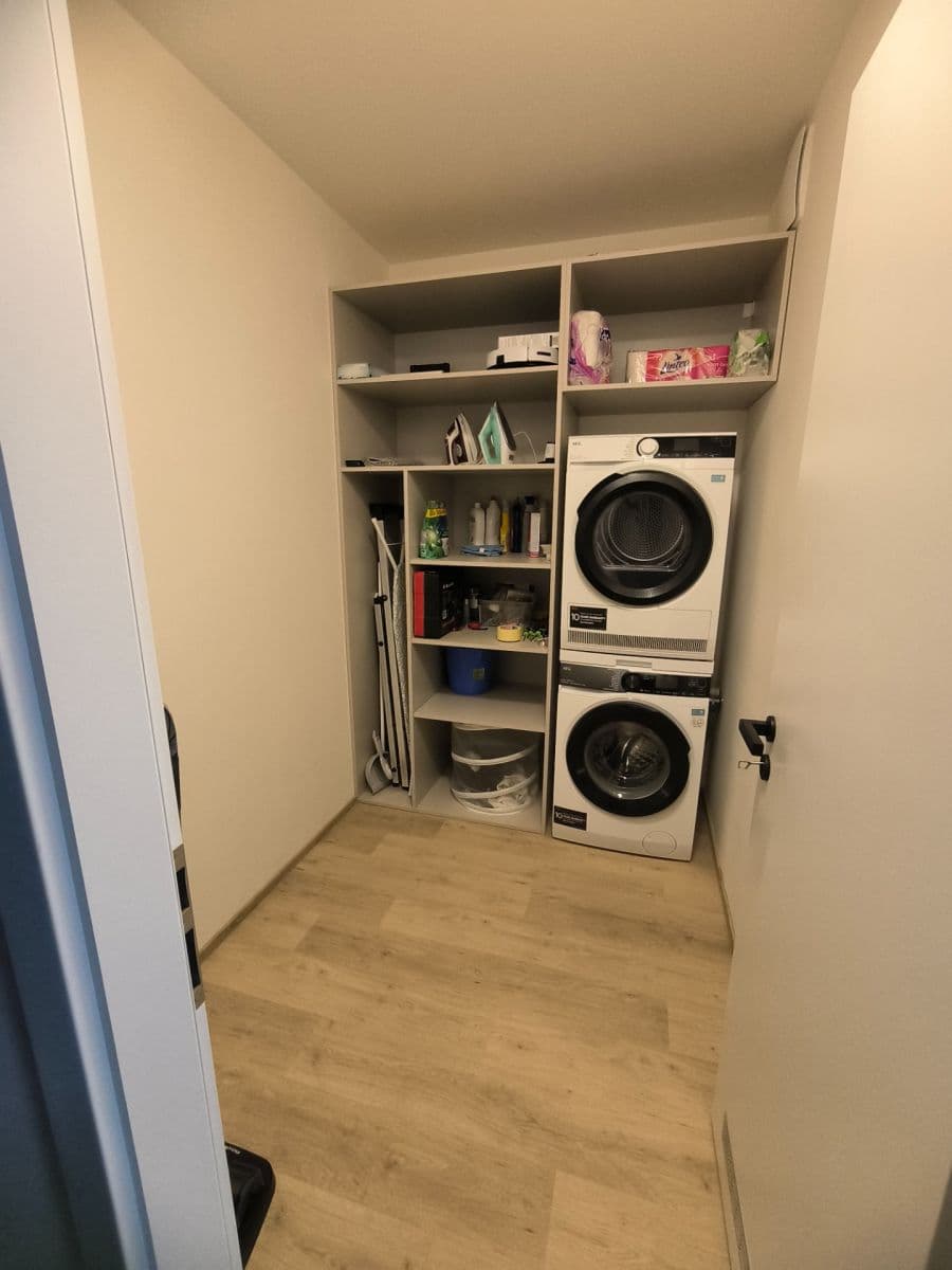 Prenájom bytu 2-izbový 55 m², Poděbradská, Praha, Praha Prenájom bytu 2-izbový 55 m², Poděbradská, Praha, Praha