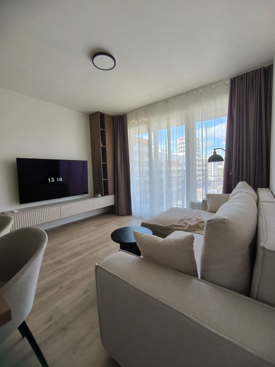Prenájom bytu 2-izbový 55 m², Poděbradská, Praha, Praha Prenájom bytu 2-izbový 55 m², Poděbradská, Praha, Praha