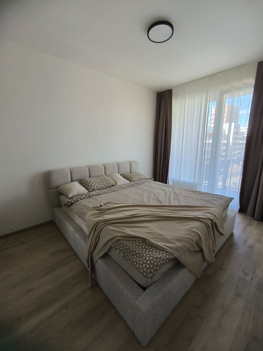 Prenájom bytu 2-izbový 55 m², Poděbradská, Praha, Praha Prenájom bytu 2-izbový 55 m², Poděbradská, Praha, Praha