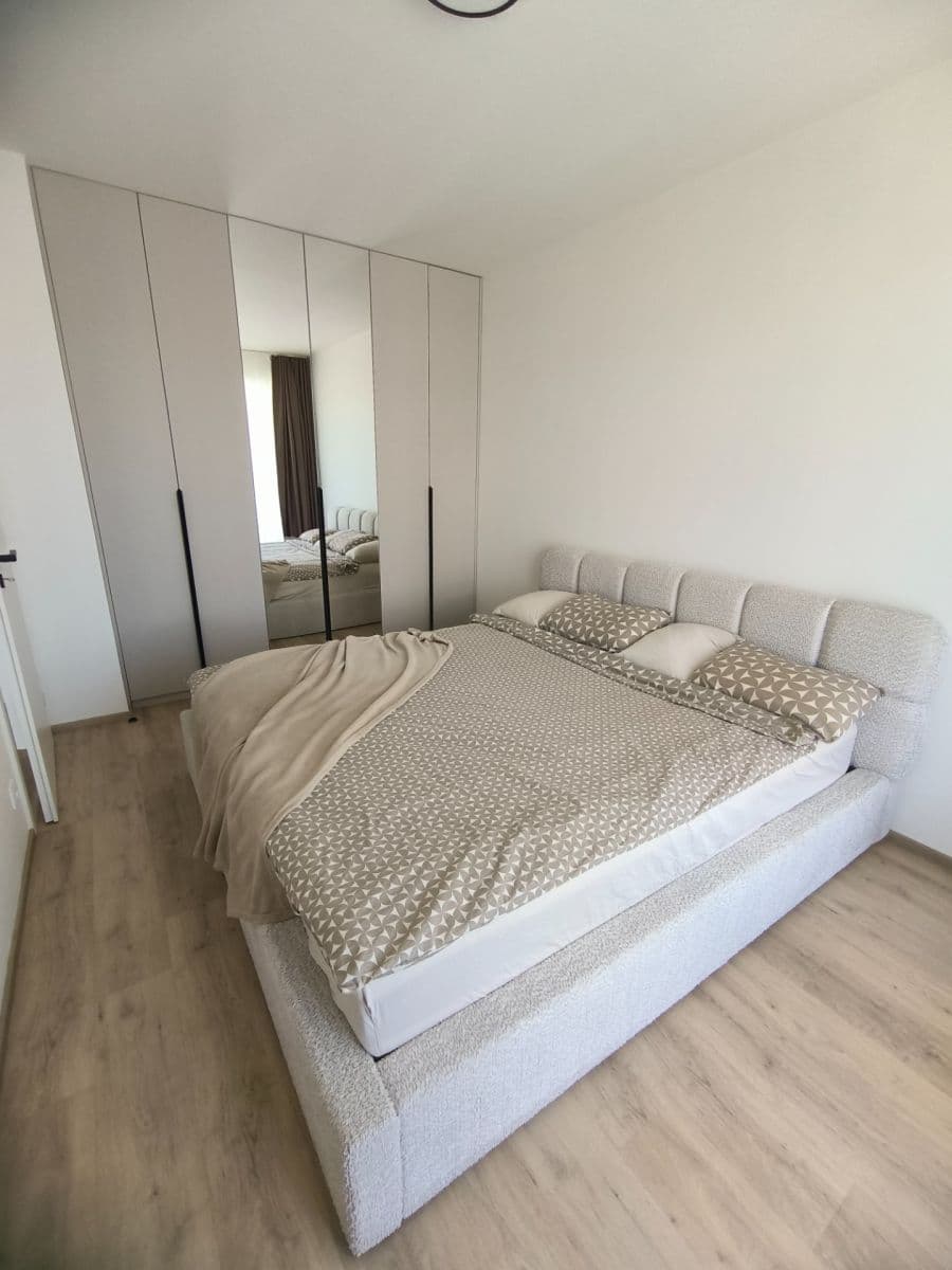 Prenájom bytu 2-izbový 55 m², Poděbradská, Praha, Praha Prenájom bytu 2-izbový 55 m², Poděbradská, Praha, Praha