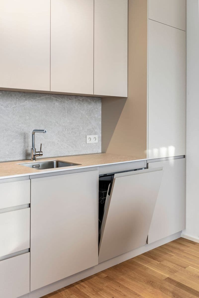 Prenájom bytu 1-izbový 33 m², Kaplířova, Praha, Praha Prenájom bytu 1-izbový 33 m², Kaplířova, Praha, Praha