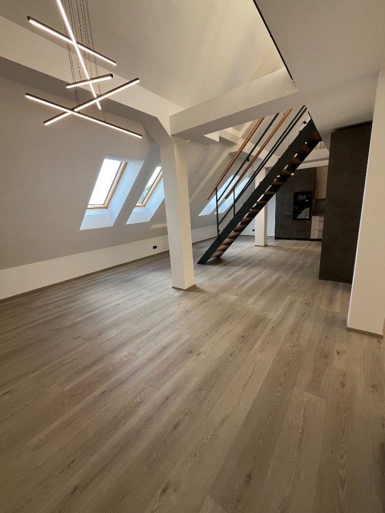 Prenájom bytu 3-izbový 160 m², Husitská, Praha, Praha Prenájom bytu 3-izbový 160 m², Husitská, Praha, Praha
