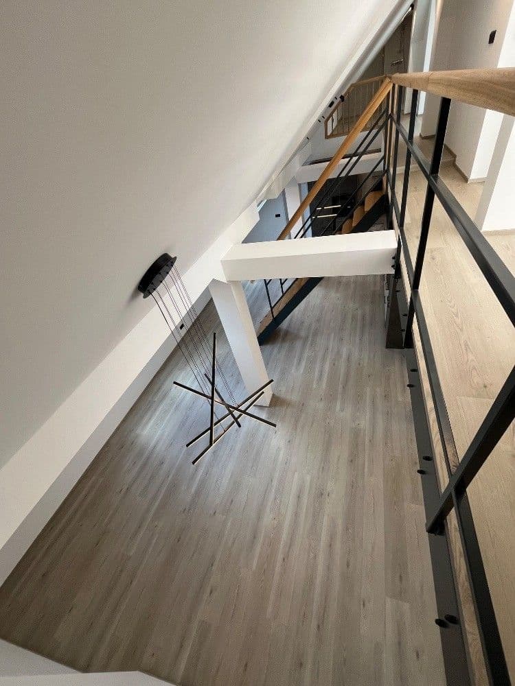 Prenájom bytu 3-izbový 160 m², Husitská, Praha, Praha Prenájom bytu 3-izbový 160 m², Husitská, Praha, Praha