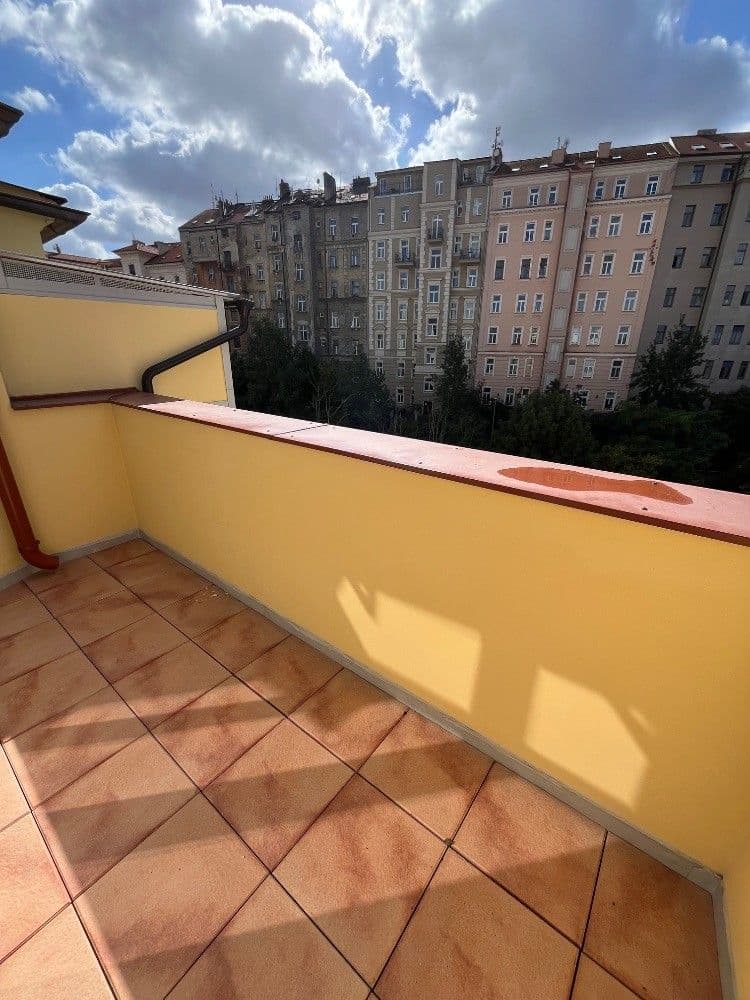 Prenájom bytu 3-izbový 160 m², Husitská, Praha, Praha Prenájom bytu 3-izbový 160 m², Husitská, Praha, Praha