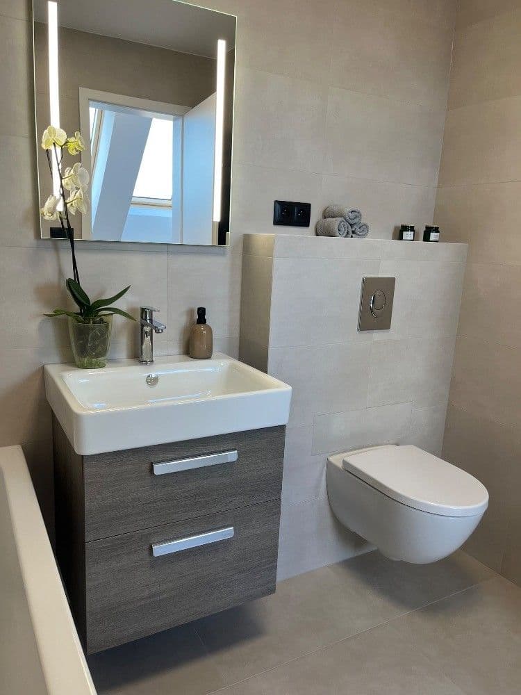 Prenájom bytu 3-izbový 160 m², Husitská, Praha, Praha Prenájom bytu 3-izbový 160 m², Husitská, Praha, Praha