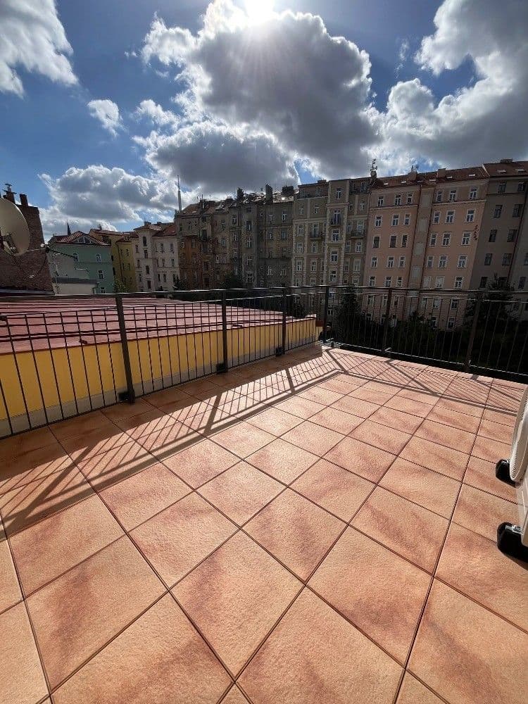 Prenájom bytu 3-izbový 160 m², Husitská, Praha, Praha Prenájom bytu 3-izbový 160 m², Husitská, Praha, Praha