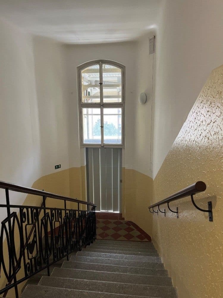 Prenájom bytu 3-izbový 160 m², Husitská, Praha, Praha Prenájom bytu 3-izbový 160 m², Husitská, Praha, Praha