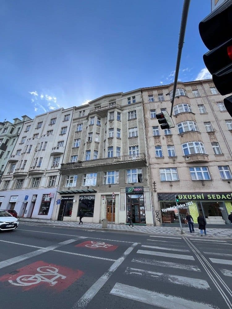 Prenájom bytu 3-izbový 160 m², Husitská, Praha, Praha Prenájom bytu 3-izbový 160 m², Husitská, Praha, Praha