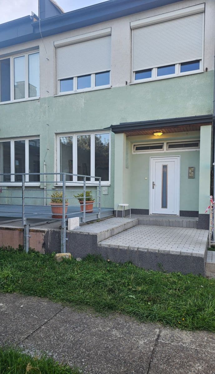 Prenájom bytu 1-izbový 43 m², Plzeňská, Králův Dvůr, Středočeský kraj Prenájom bytu 1-izbový 43 m², Plzeňská, Králův Dvůr, Středočeský kraj