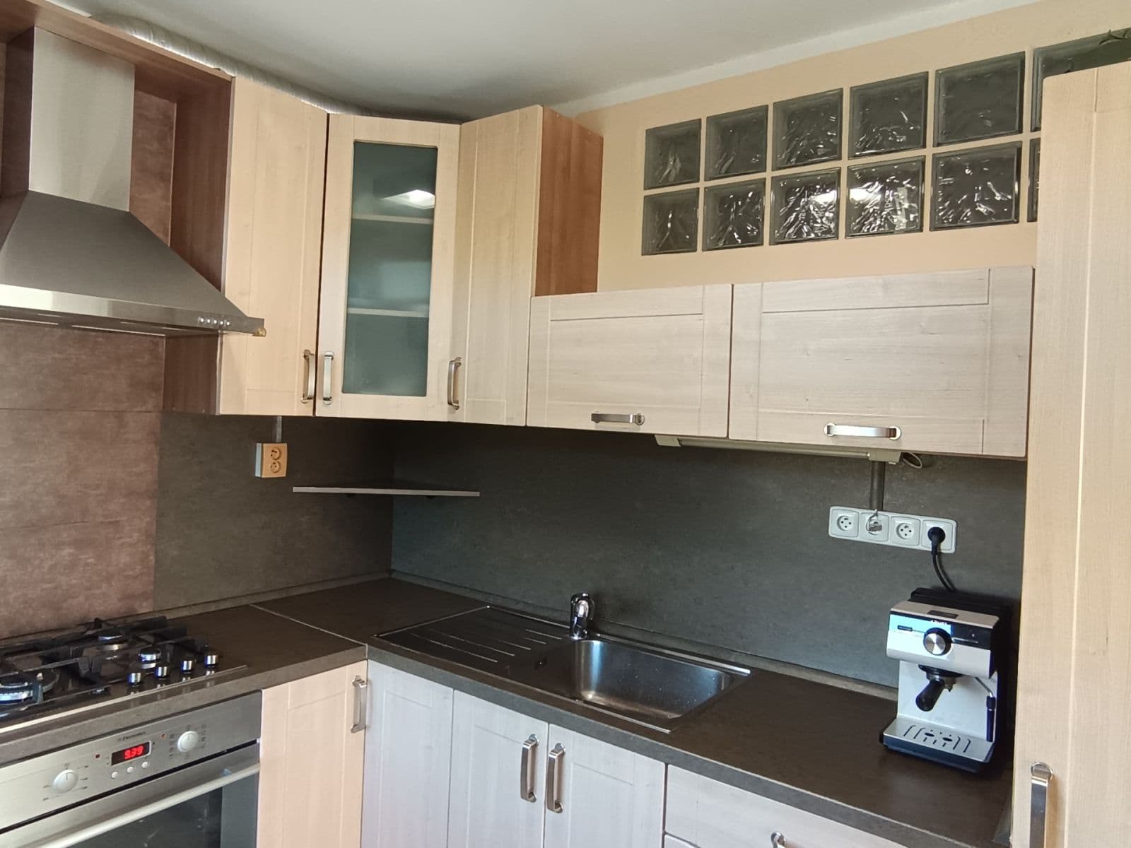 Predaj bytu 3-izbový 62 m², Litvínovská, Praha, Praha Predaj bytu 3-izbový 62 m², Litvínovská, Praha, Praha