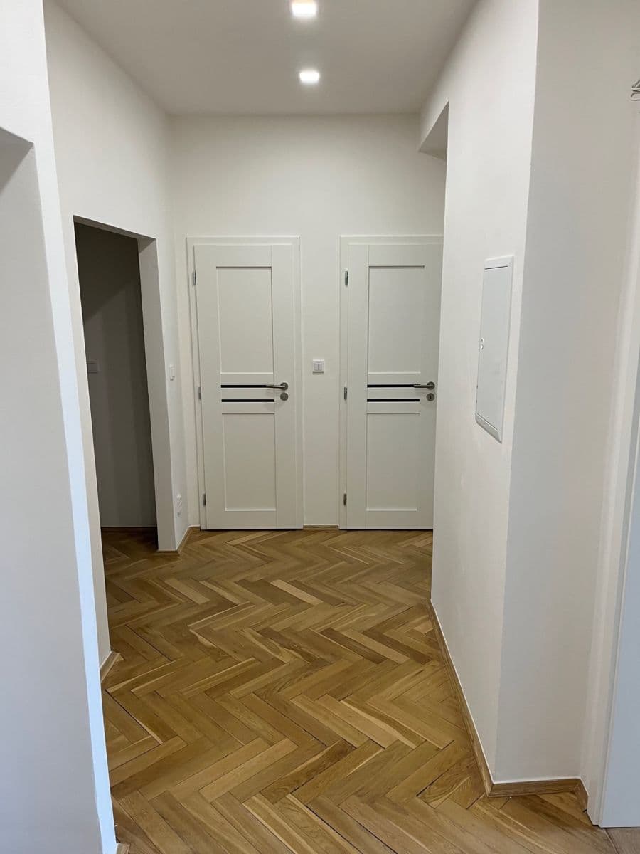 Prenájom bytu 2-izbový 67 m², Patočkova, Praha, Praha Prenájom bytu 2-izbový 67 m², Patočkova, Praha, Praha