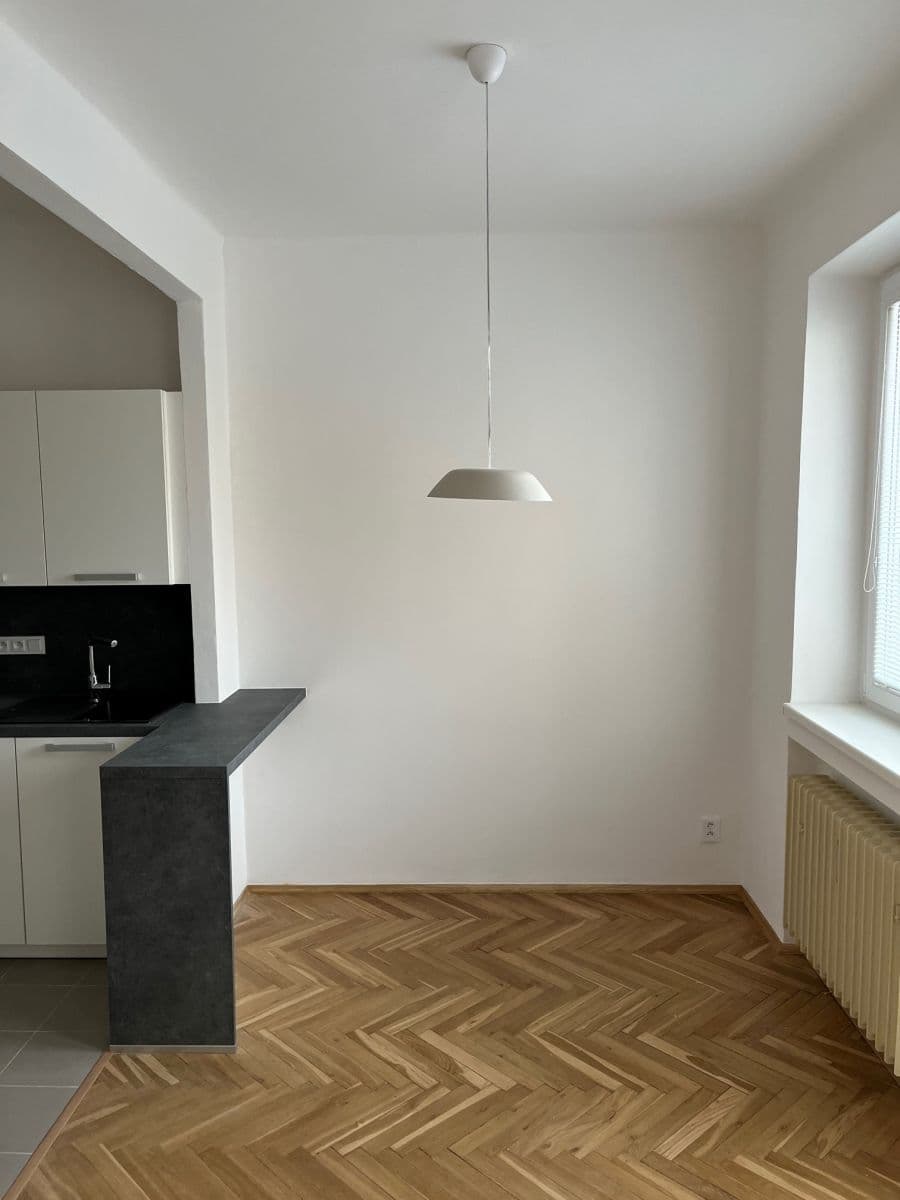 Prenájom bytu 2-izbový 67 m², Patočkova, Praha, Praha Prenájom bytu 2-izbový 67 m², Patočkova, Praha, Praha