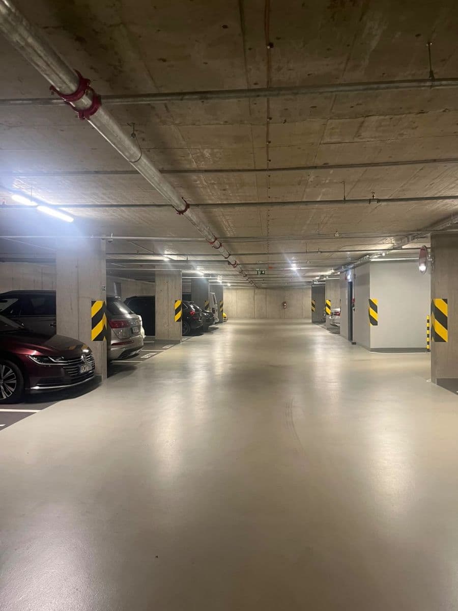 Prenájom garáže 13 m², Jankovcova, Praha, Praha Prenájom garáže 13 m², Jankovcova, Praha, Praha